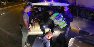 Brandanın altına saklanmış 4 düzensiz göçmen yakalandı