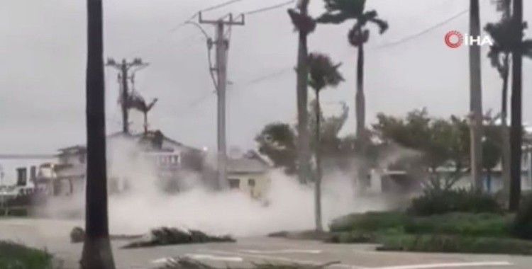 Ian Kasırgası Florida’yı vurdu, 2,5 milyon kişiye tahliye emri verildi