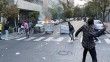 Tahran'da protestolar ve güvenlik güçlerinin önlemleri sürüyor