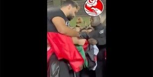 Fransa'da Tunus-Brezilya arasındaki dostluk maçında Filistin bayrağına müdahale tepki çekti