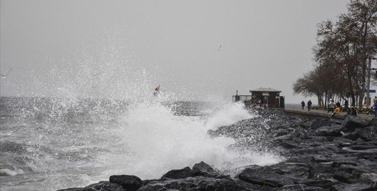 Meteorolojiden kuzey ve iç kesimler için kuvvetli rüzgar ve fırtına uyarısı