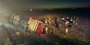 Şanlıurfa’da yolcu otobüsü şarampole devrildi: 25 yaralı