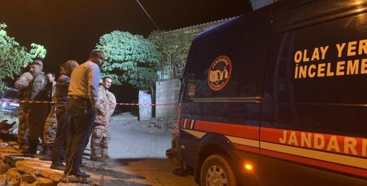 Gaziantep’te muhtar azasının evi tarandı: 2 ölü, 3 yaralı