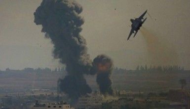 İsrail savaş uçakları Gazze Şeridi'ni füzelerle vurdu