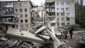 Ukrayna'da bir apartmana düzenlenen füze saldırısında 7 kişi hayatını kaybetti