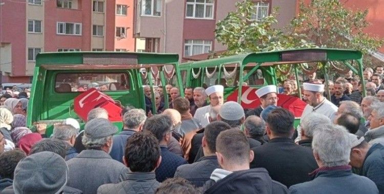 Saldırıda hayatını kaybeden Topkara çifti çocuklarını halalarına emanet ederek gezmeye çıkmış