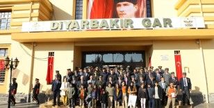 Diyarbakır Yenişehir Belediyesi Mustafa Kemal Atatürk'ün Diyarbakır'a gelişinin 85. Yıldönümü dolayısıyla temsili karşılama töreni düzenledi