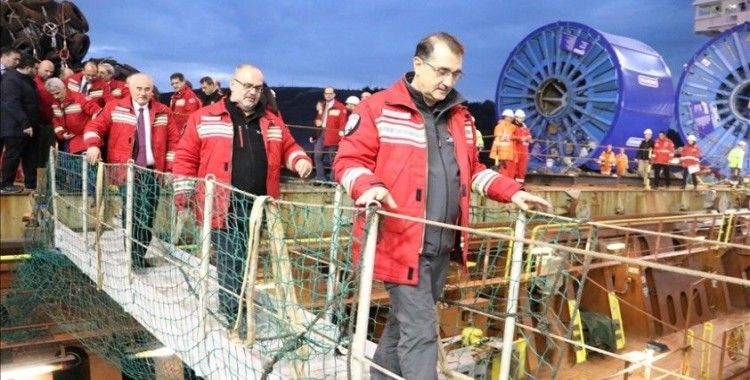 Bakan Dönmez: Karadeniz gazının deniz tarafındaki iletim hatları inşaatının tamamlandı