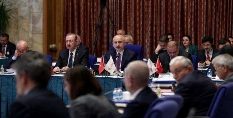 Karaismailoğlu: Ankara-Sivas hızlı tren hattı 2023'te tamamlandığında seyahat süresi 12 saatten 2 saate düşecek