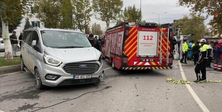 Kahramanmaraş'ta 5 aracın karıştığı kazada ilk belirlemelere göre 10 kişi yaralandı