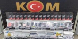Kırşehir'de kaçak telefon aksesuarı operasyonu