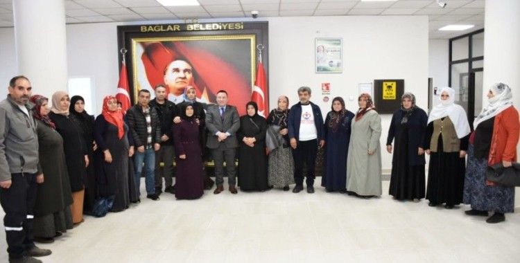 Evlat nöbetindeki ailelerden başkan Beyoğlu'na teşekkür ziyareti