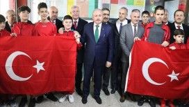 TBMM Başkanı Şentop, Üsküp'te Türkçe eğitim veren Tefeyyüz İlköğretim Okulu'nu ziyaret etti