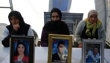 Diyarbakır anneleri PKK'nın elinde olan evlatlarının yolunu gözlüyor