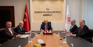 TÜRK-İŞ Genel Başkanı Atalay: 700 bin kamu işçisi ile ilgili 2023 yılı toplu sözleşme görüşmelerine resmen başladık