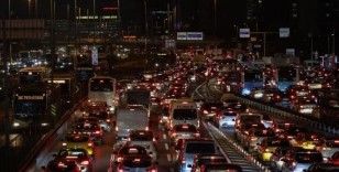 İstanbul'da yağmur trafiği: Yoğunluk yüzde 90'a ulaştı