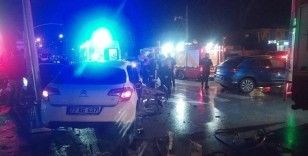 Yalova'da iki otomobil çarpıştı: 1'i ağır 4 yaralı