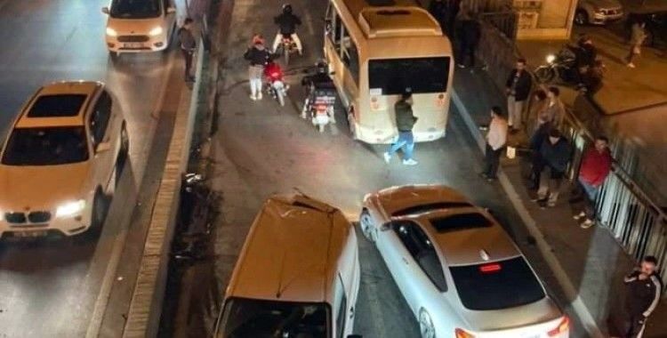 Esenler'de alkollü sürücü iki araca çarptı: 2 yaralı