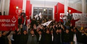 İsveç'te Kur'an-ı Kerim'in yakılması Taksim'de protesto edildi