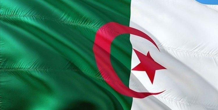 Fransa'dan Cezayir'e sömürge dönemi arşivlerinin teslimatının hızlandırılması taahhüdü