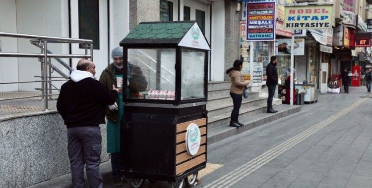 Yenişehir'de vatandaşın içini ısıtan çorba ikramı