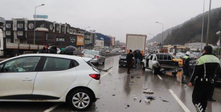 Samsun'da 8 araçlı trafik kazaları: 1 yaralı