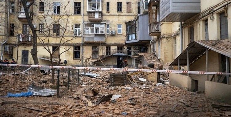 Ukrayna'da füzenin apartmana isabet etmesi sonucu 3 kişi öldü, 8 kişi yaralandı