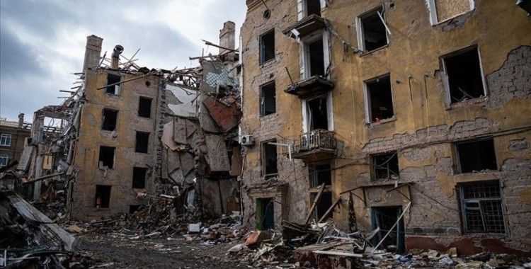 Rusya'nın Zaporijya'ya saldırısında füze 5 katlı konuta isabet etti, 4 kişi öldü