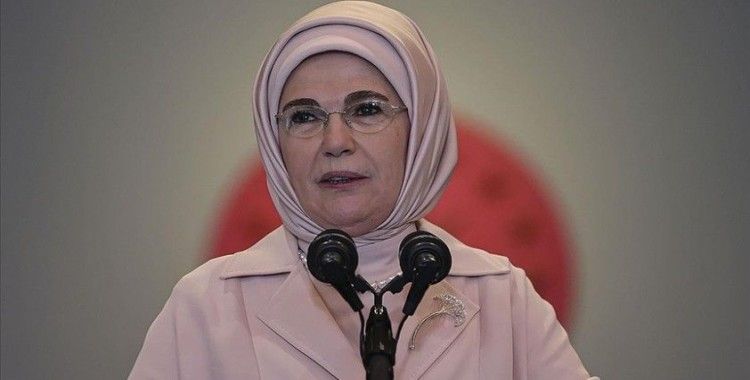 Emine Erdoğan'dan Berat Kandili mesajı