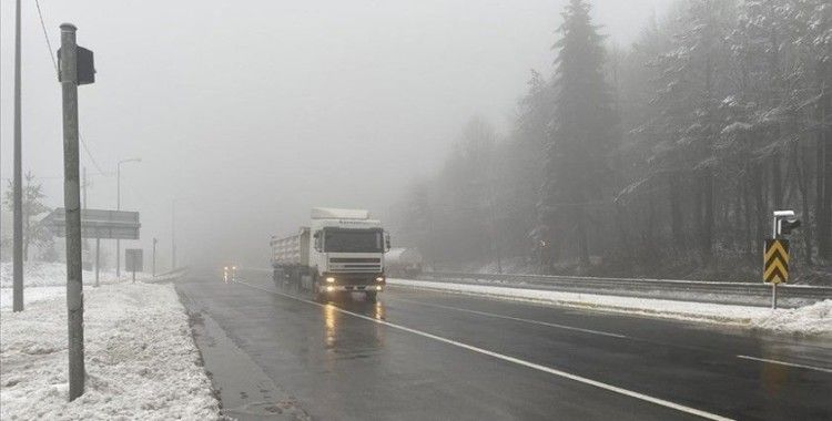 Bolu Dağı'nda kar ve sis