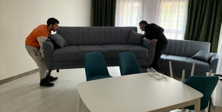 Giresun'da misafir edilen depremzedeler Dereli'deki afet konutlarına yerleştiriliyor