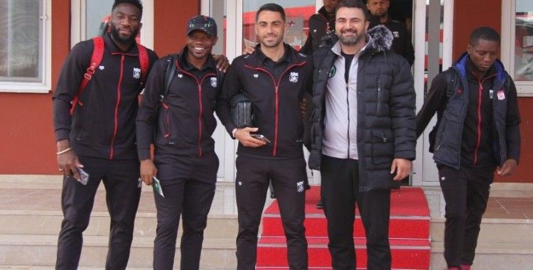 Sivasspor, Fiorentina maçı için İtalya’ya gitti