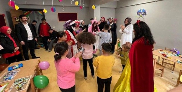 Erzurum'da akademisyen ve öğrenciler, depremzede çocuklar için oyun odası oluşturdu