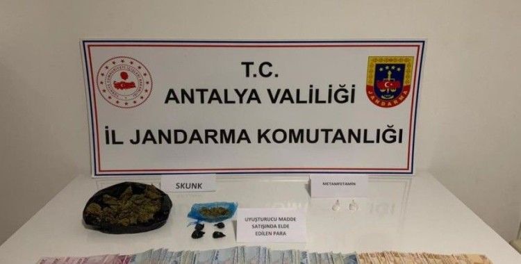 Alanya'da jandarmadan uyuşturucu operasyonu: 3 gözaltı