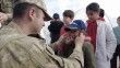 MSB'den deprem bölgesindeki çocuklara şapka ve kıyafet dağıtıldı