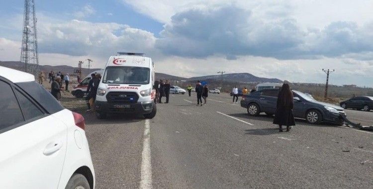 Bingöl’de trafik kazası: 5 yaralı