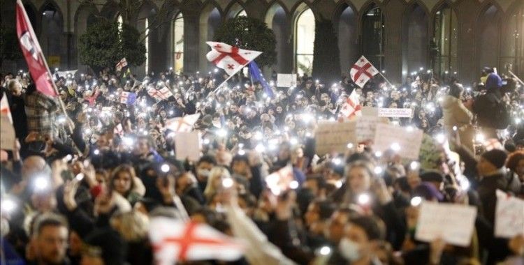 Rusya: Gürcistan'daki protestolar, Kiev'deki Meydan olaylarına benziyor