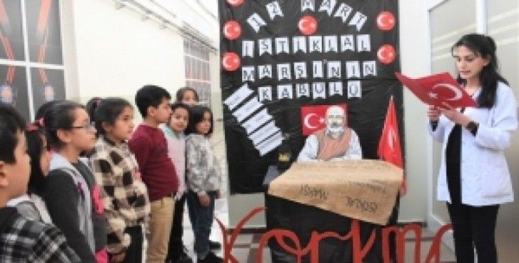 Bilgievi öğrencileri İstiklal Marşı'nın kabulünü kutladı