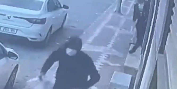 Maskeli şahıstan, güpegündüz 2.5 milyon TL'lik kapkaç