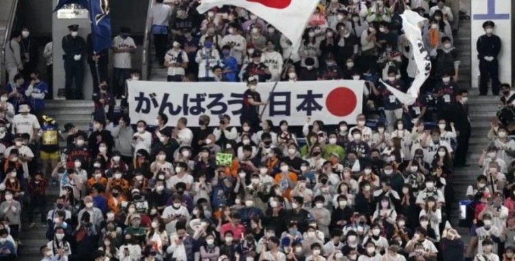 Japonya'da Covid-19'da başlayan maske takma zorunluluğu sona erdi