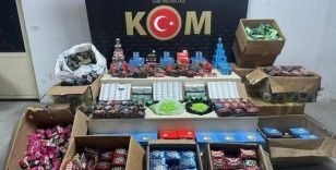 İzmir'de sahte ilaç operasyonu: On binlerce gümrük kaçağı malzeme ele geçirildi
