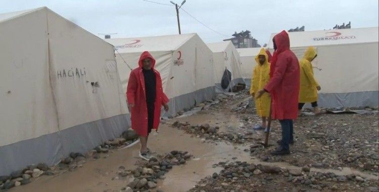 Adıyaman'da konteyner sele kapıldı: 1 kişi hayatını kaybetti, 4 kişi kayıp