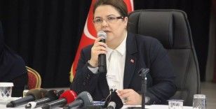 Bakan Yanık: Depremzede çocuklara süt annelik yapmak isteyenler bakanlığımıza başvuru yapabilir