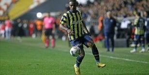 Fenerbahçeli futbolcu Lincoln Henrique'nin sol diz ön çapraz bağlarında yırtık belirlendi
