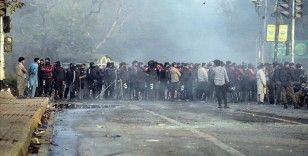 Pakistan'da İmran Han taraftarları ile polis arasındaki çatışmalar sürüyor