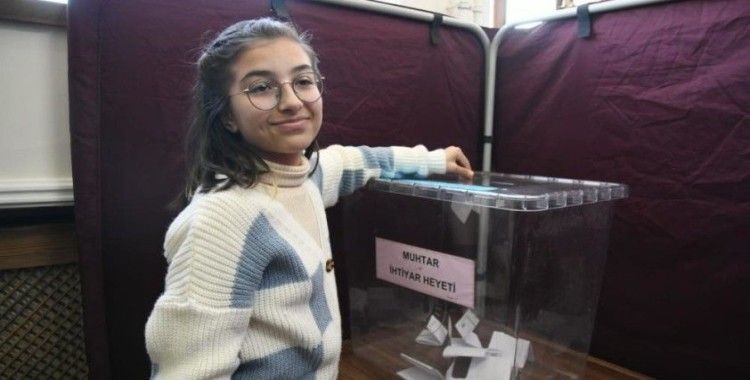 Mamak'ta gençler ve çocuklar sandığa gitti