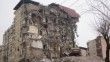 Diyarbakır'da acil yıkım kararı alınan yapılar yıkılıyor
