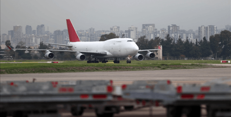 Pakistan'dan deprem bölgesine çadır taşıyan 2 uçak Adana'ya geldi