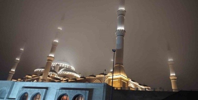 İstanbul’da akşam saatlerinde yoğun sis etkili oldu
