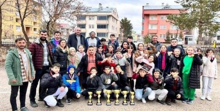Demirözülü öğrencilerden spor alanında başarı
